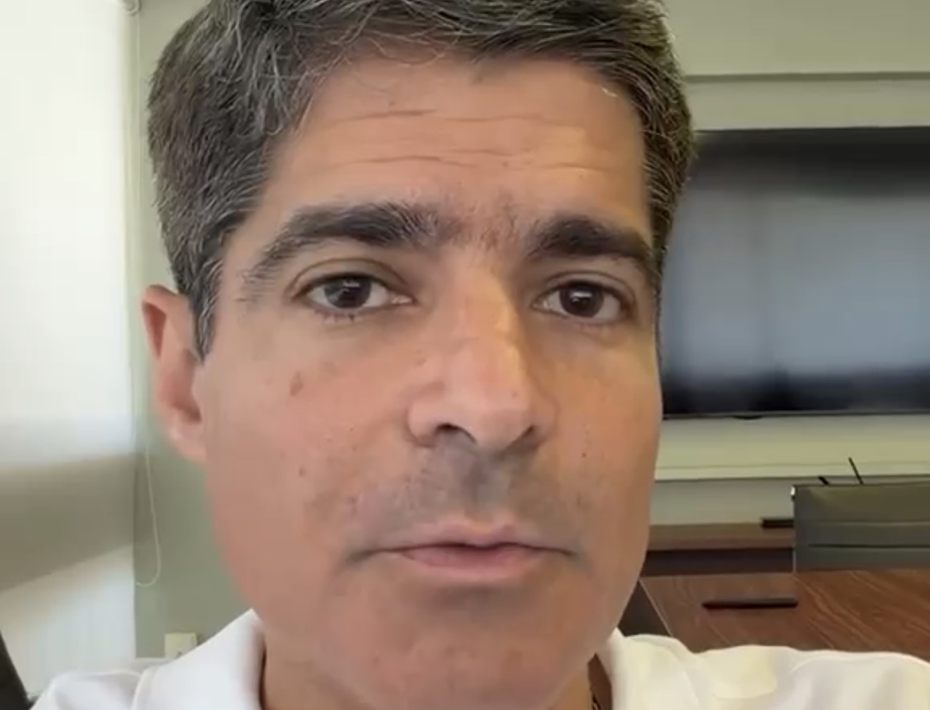 ACM Neto diz que Jerônimo foge dos debates como foge das responsabilidades e critica: “Se esconde para não responder”