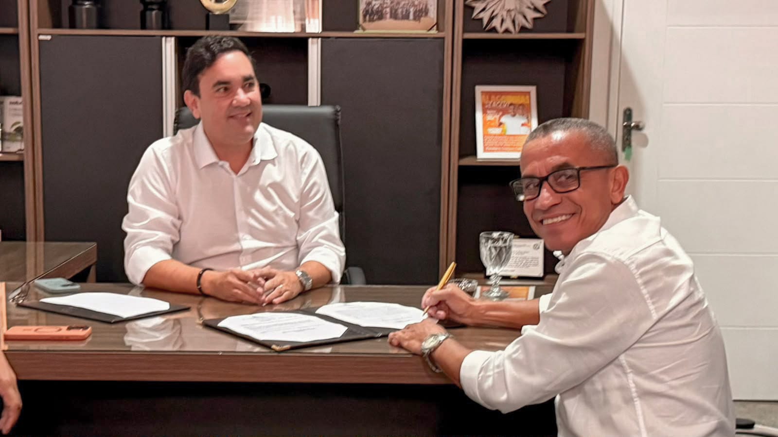 Alagoinhas: Gustavo Carmo dá posse a novo ouvidor-geral do Município