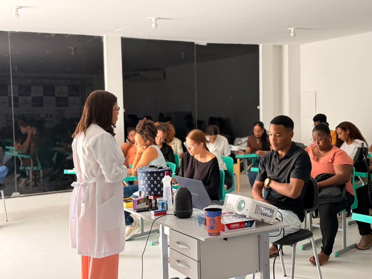 Alagoinhas promove formação gratuita em massoterapia para ampliar oportunidades profissionais