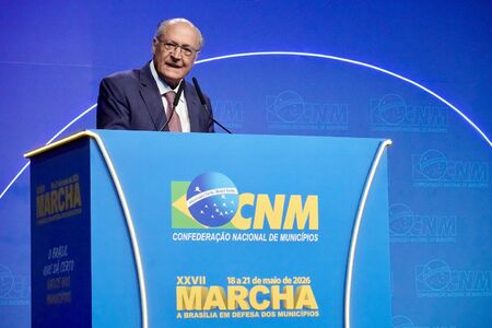 Alckmin enfrenta vaias durante abertura da Marcha dos Prefeitos em Brasília