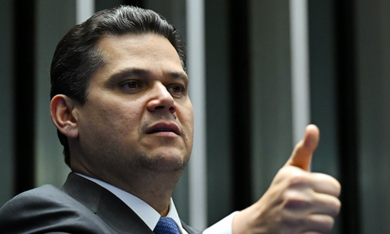 Alcolumbre retira da pauta do Senado a PEC da Segurança Pública
