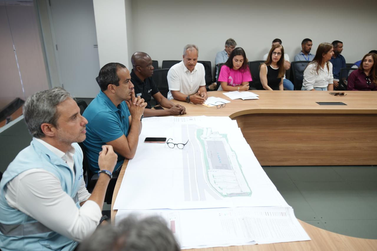Bruno Reis acompanha obras de centro que reunirá monitoramento de órgãos municipais