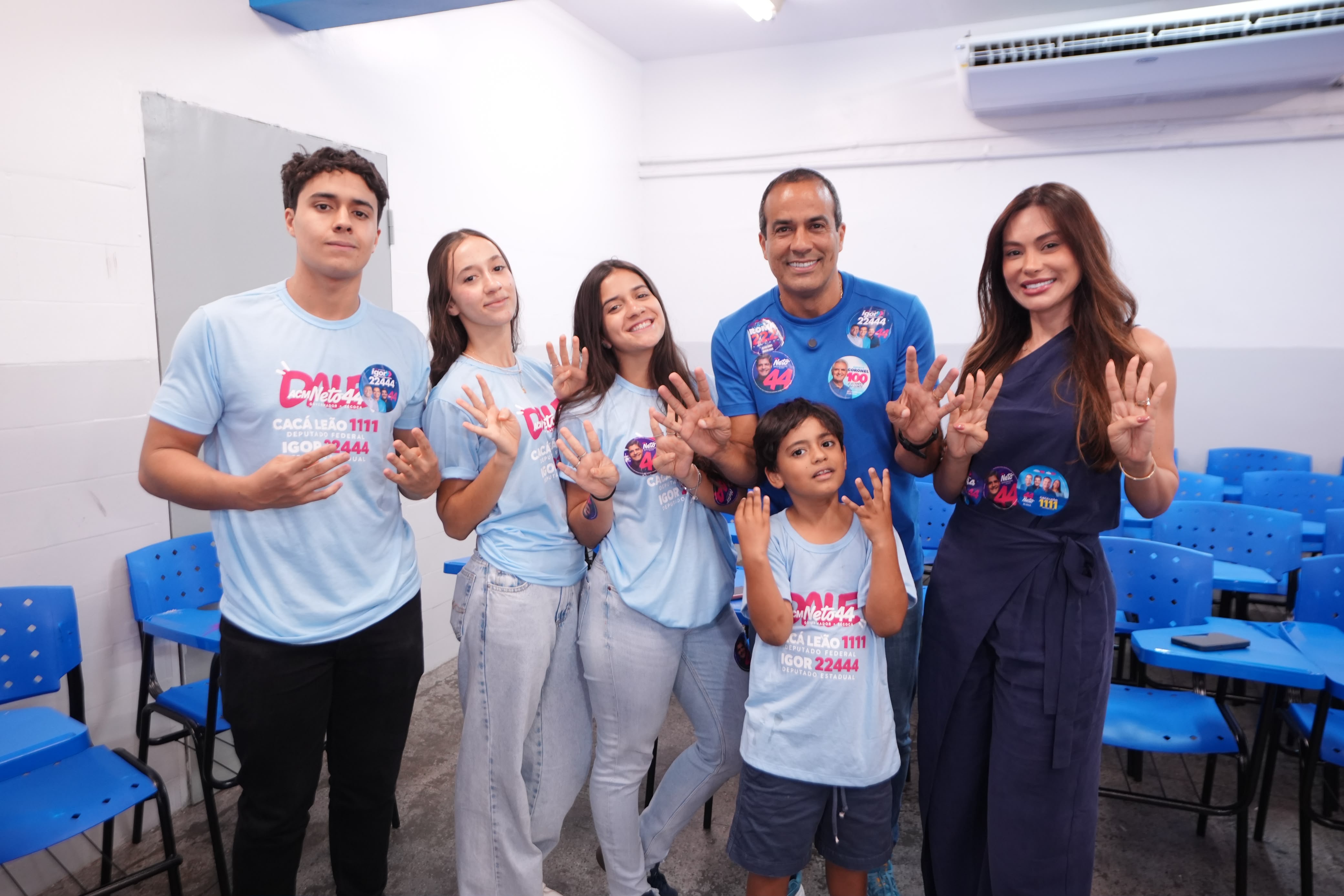 Bruno Reis vota em Salvador e destaca confiança na vitória de ACM Neto: “O sentimento é de mudança”