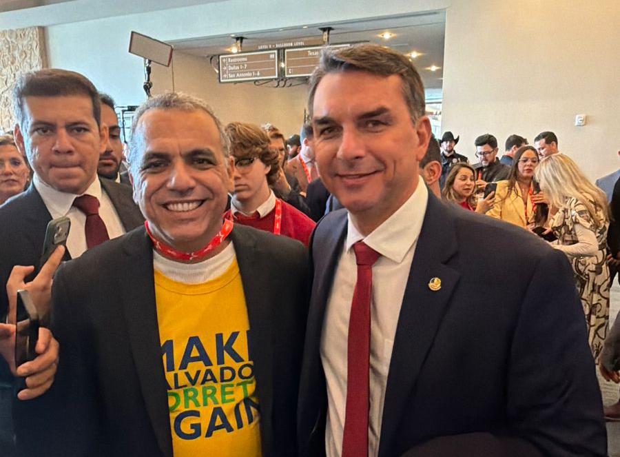 Câmara aprova título de cidadão soteropolitano para Flávio Bolsonaro
