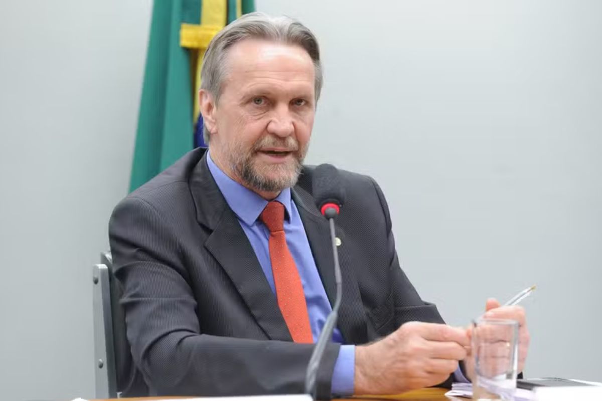 Deputado Pedro Uczai está estável após sofrer AVC durante reunião