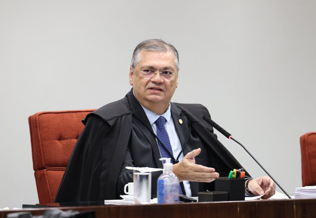 Dino intima Congresso e questiona como parlamentares serão punidos por desvios nas emendas
