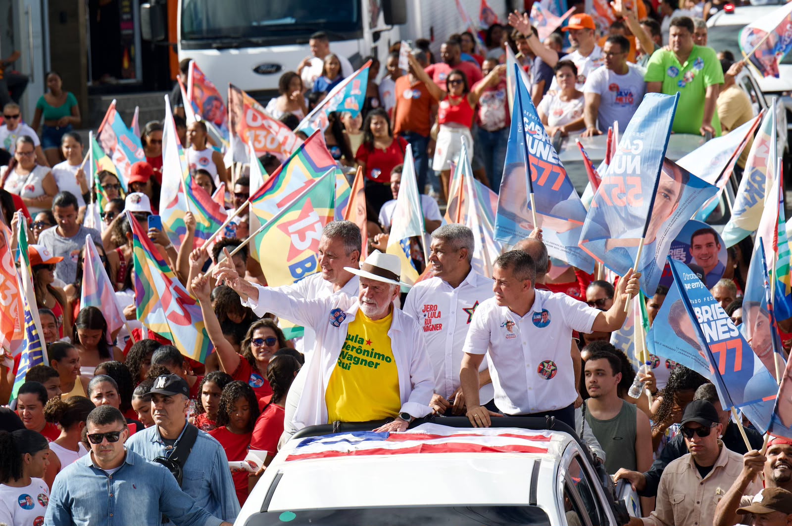 Em agendas na região do Sisal, Wagner diz que Lula e ACM Neto "são como água e óleo: não se misturam"