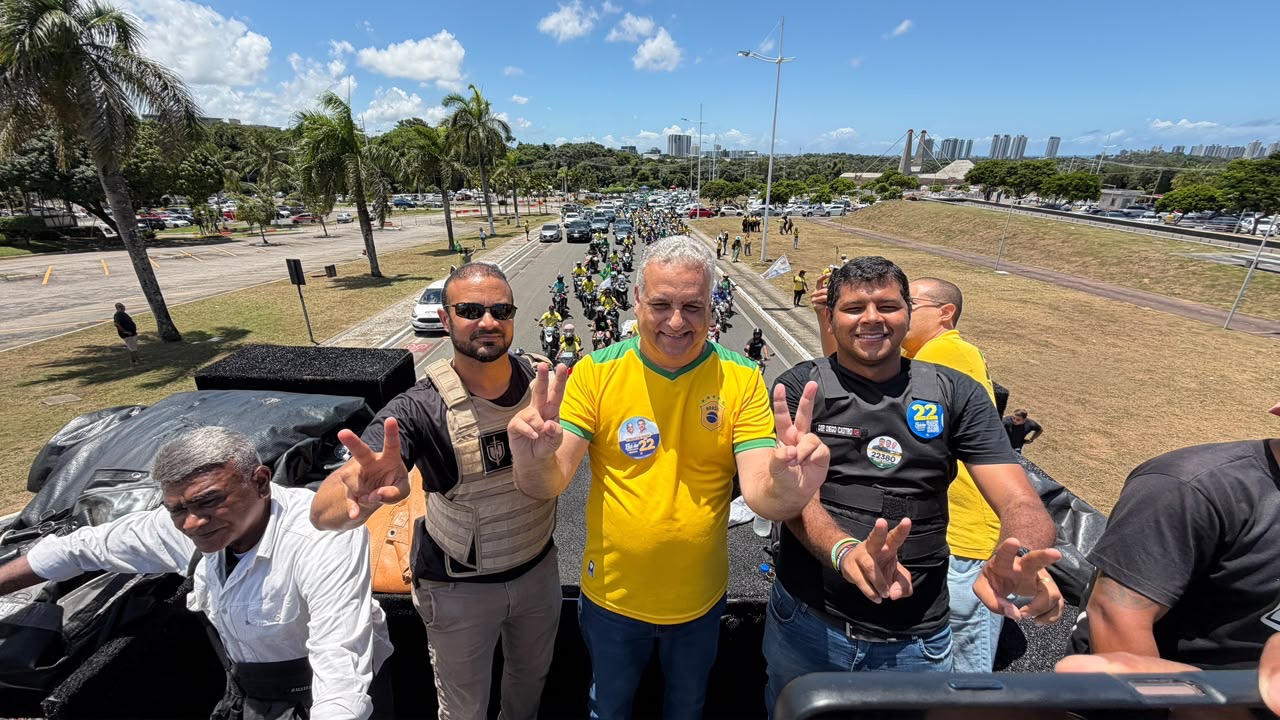 Em carreata com vice de Flávio, Capitão Alden     defende mudança no comando da Bahia