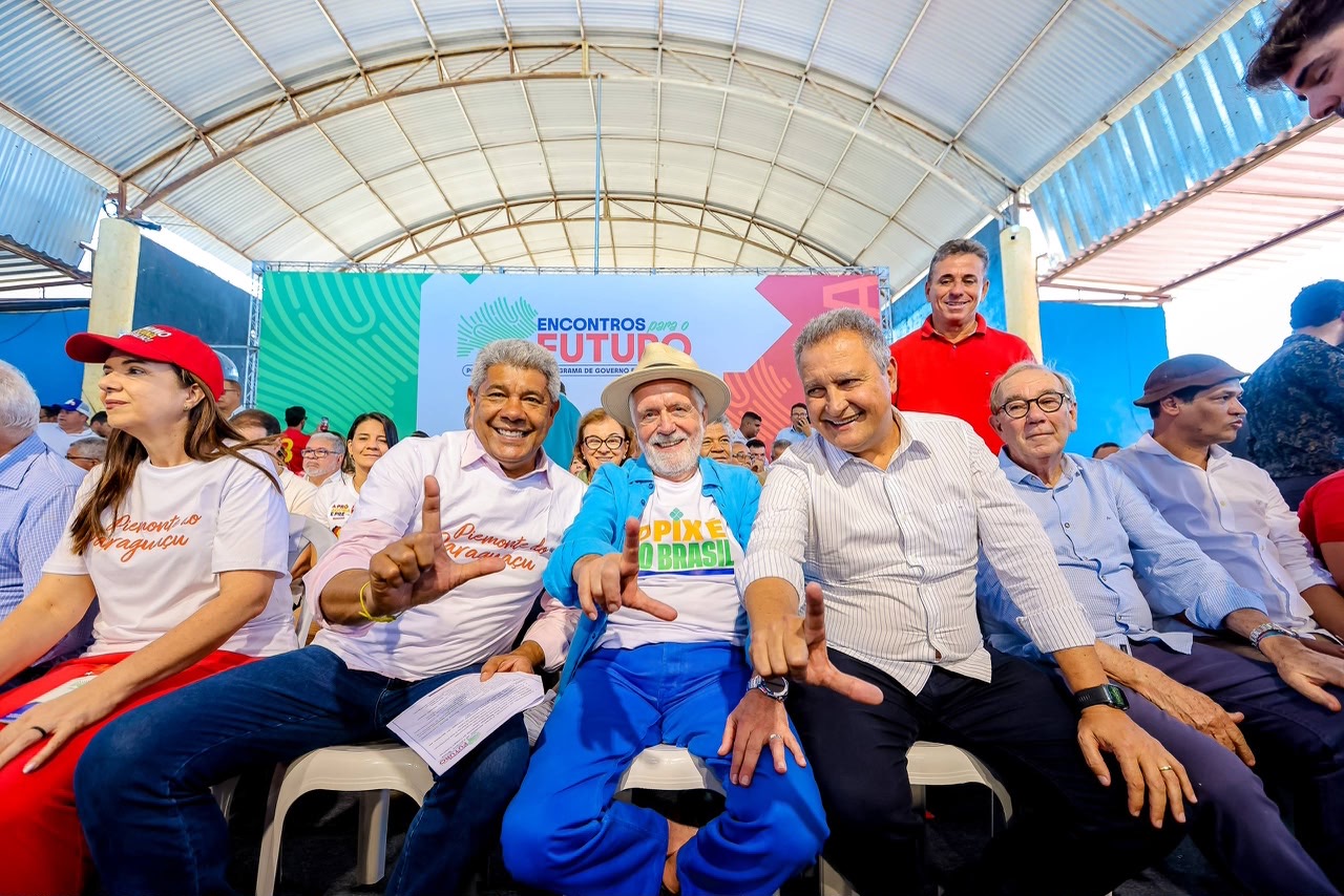 Em Itaberaba, Wagner sai em defesa do Pix e critica “cabeça miúda” de Flávio Bolsonaro