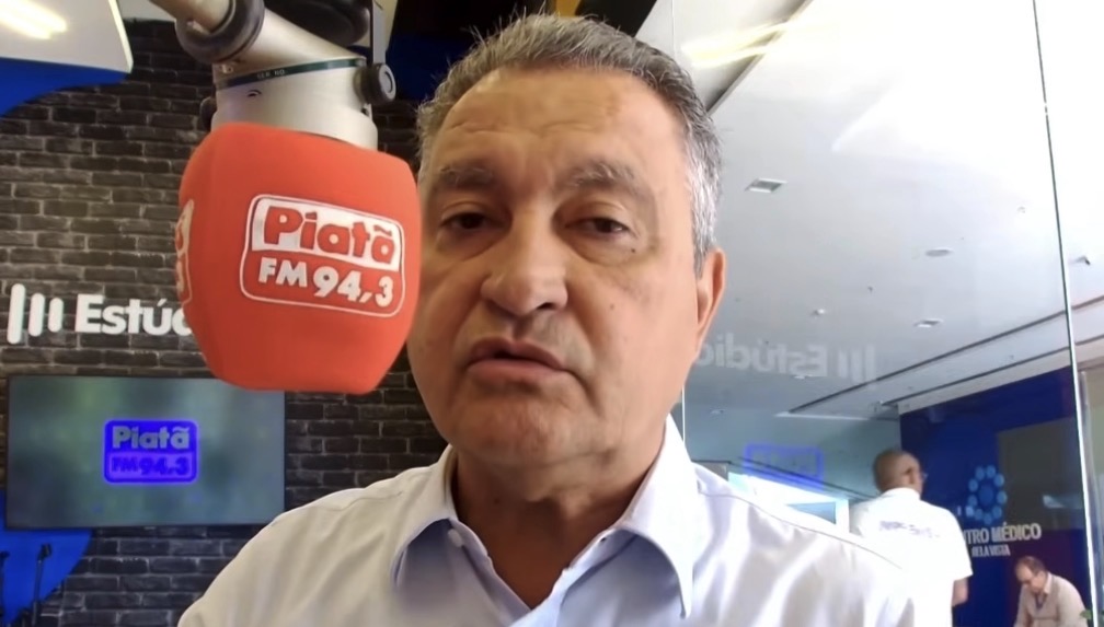Emocionado, Rui Costa fala sobre legado dos pais e afirma: “Sou honesto não como um favor das pessoas”