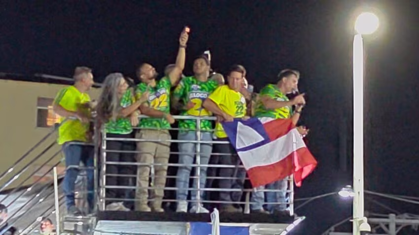 Flávio Bolsonaro promete concluir Ponte Salvador-Itaparica e assumir inauguração da obra