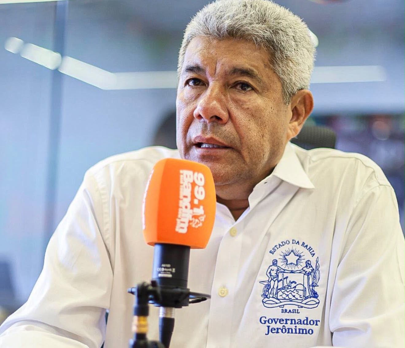 Governador Jerônimo Rodrigues propõe construção de hospital municipal e maternidade em Vitória da Conquista