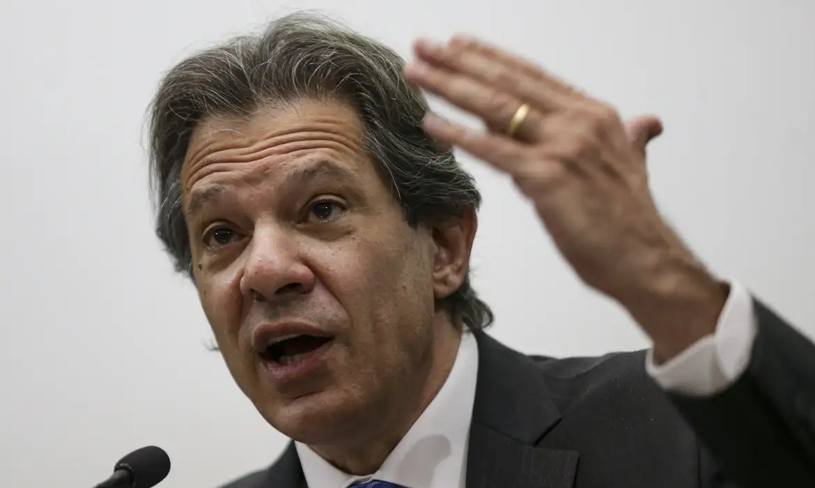 Haddad chama Flávio de ‘Bolsonarinho’