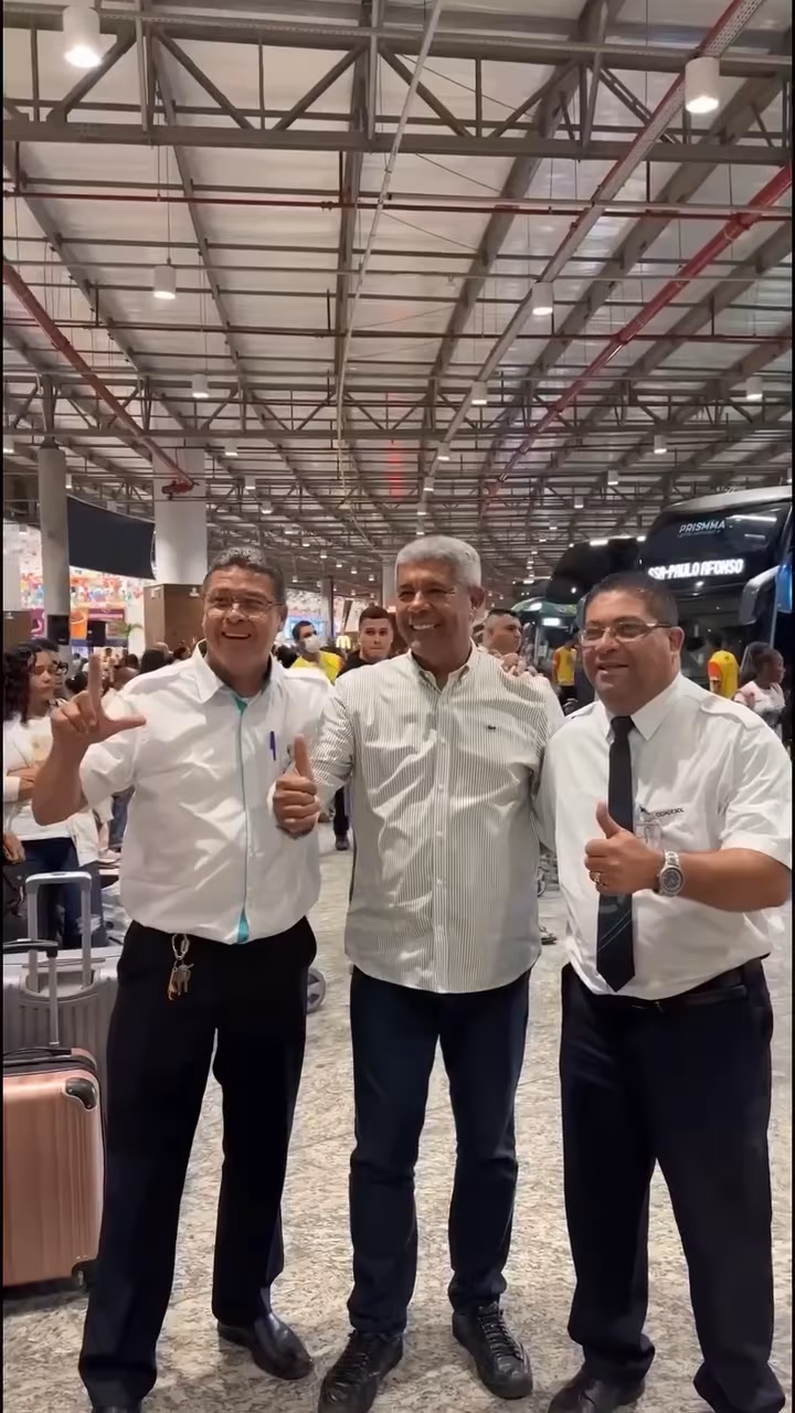 Jerônimo Rodrigues acompanha saída para o São João e destaca organização da Nova Rodoviária; “Aprovadíssima”
