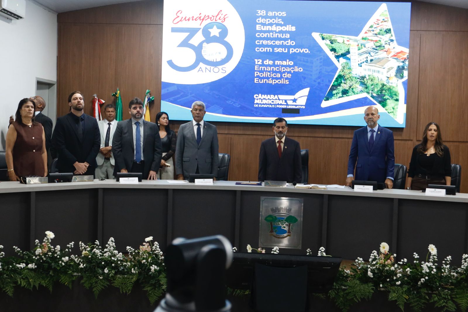 Jerônimo Rodrigues recebe Comenda 12 de Maio e título de cidadão eunapolitano
