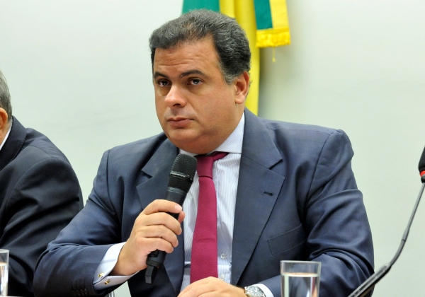 João Bacelar vê Jerônimo fortalecido, mas aponta ACM Neto como nome competitivo
