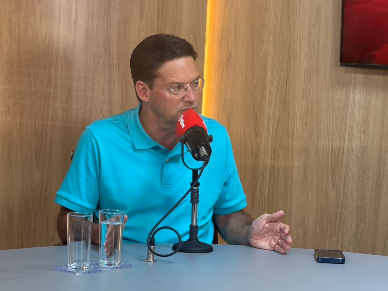 João Roma rebate ataques do PT e afirma que Flávio Bolsonaro vai fortalecer programas sociais