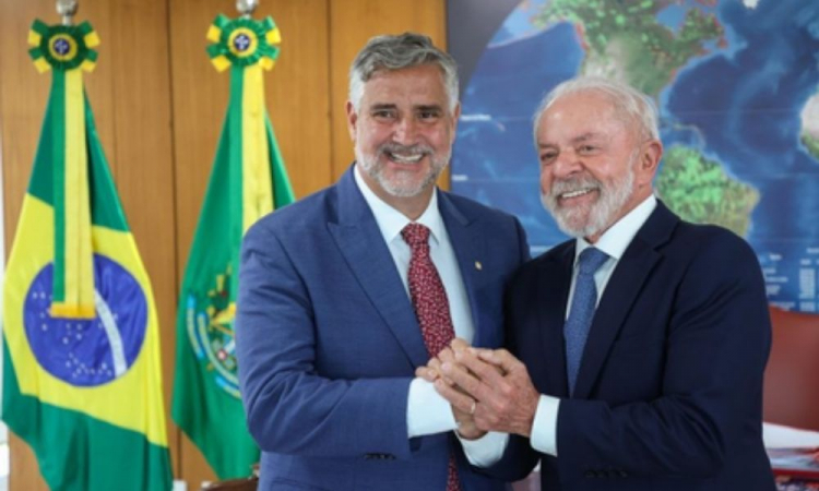 Lula anuncia deputado Paulo Pimenta como líder do Governo na Câmara