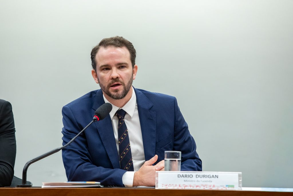 Ministro da Fazenda critica declaração de Trump sobre o Brasil: descabida