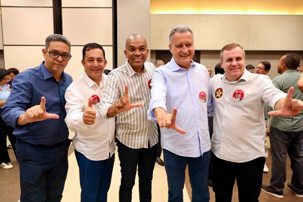 “Nosso jeito de fazer política é o de respeito aos municípios”, afirma Rui Costa em encontro com prefeitos