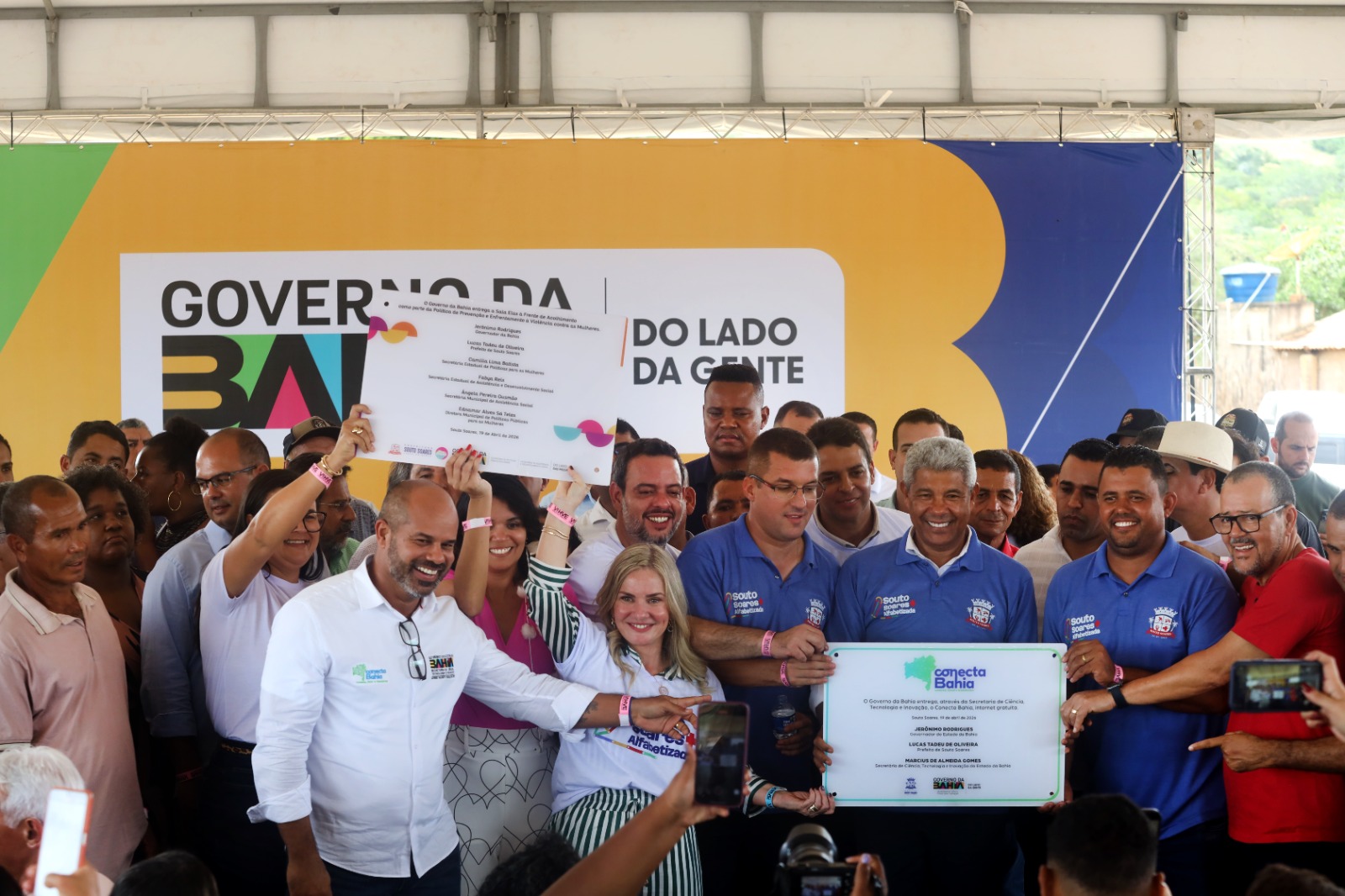 Pavimentação, inclusão digital e proteção às mulheres marcam a presença do Estado em Souto Soares