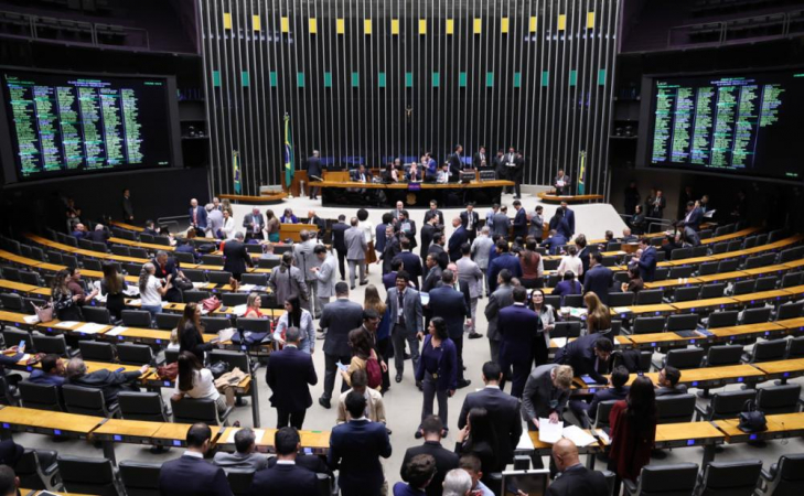PoderData: 48% veem trabalho da Câmara como ‘péssimo’; Senado índice vai para 44%