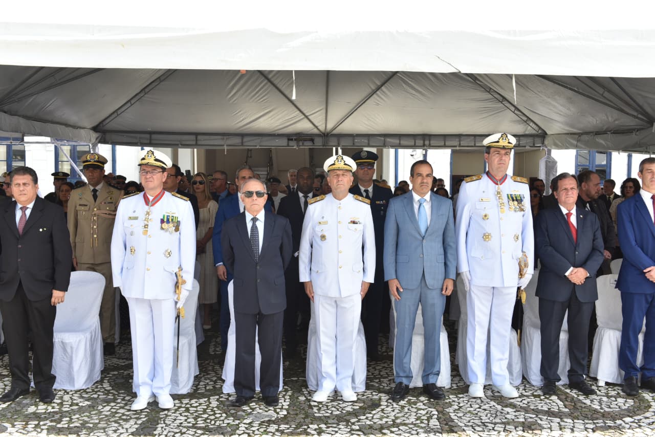Prefeito Bruno Reis destaca parceria de Salvador com a Marinha durante cerimônia de transmissão de cargo no Comando do 2º Distrito Naval
