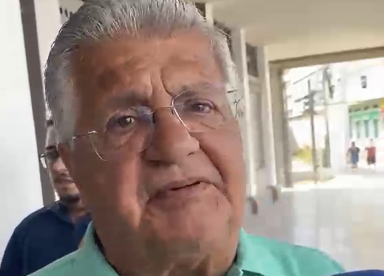 “Presidente do TSE veste a camisa de Flávio Bolsonaro”, dispara Bacelar