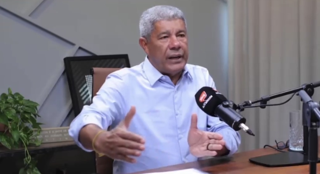 “Só eu construí 15 hospitais. Eles ficaram 20 anos e construíram dois”, dispara Jerônimo