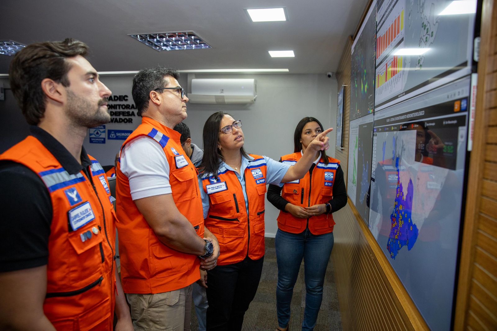 Vice-prefeita acompanha monitoramento das chuvas no CEMADEC e reforça atuação preventiva da Prefeitura