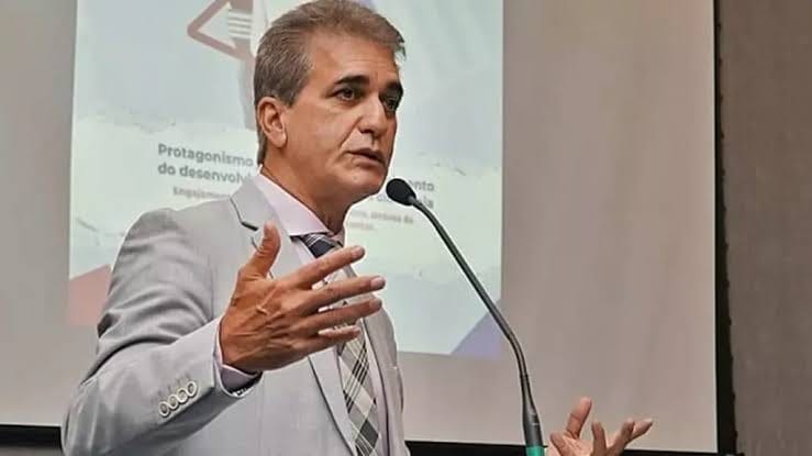 "Vitória importante da classe trabalhadora", afirma Robinson Almeida sobre fim da escala 6x1