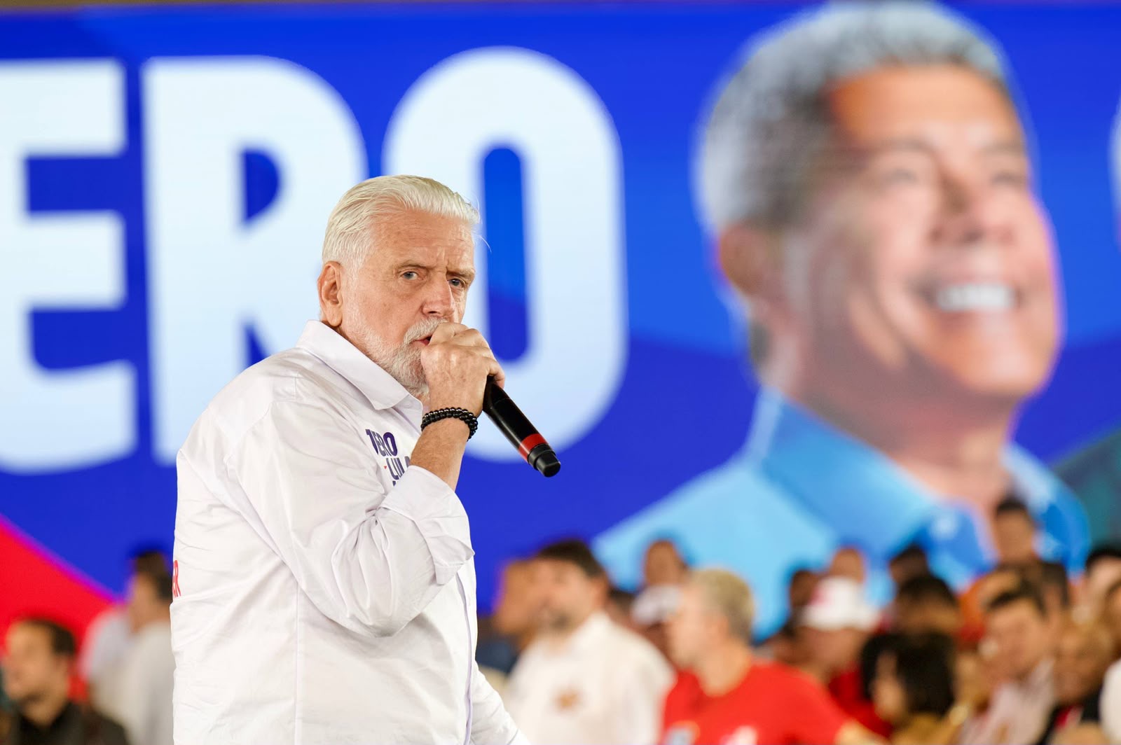 Wagner prestigia juventude e cultura baianas e dá início aos compromissos da Convenção do PT na Bahia